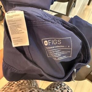 Kade cargo figs scuba